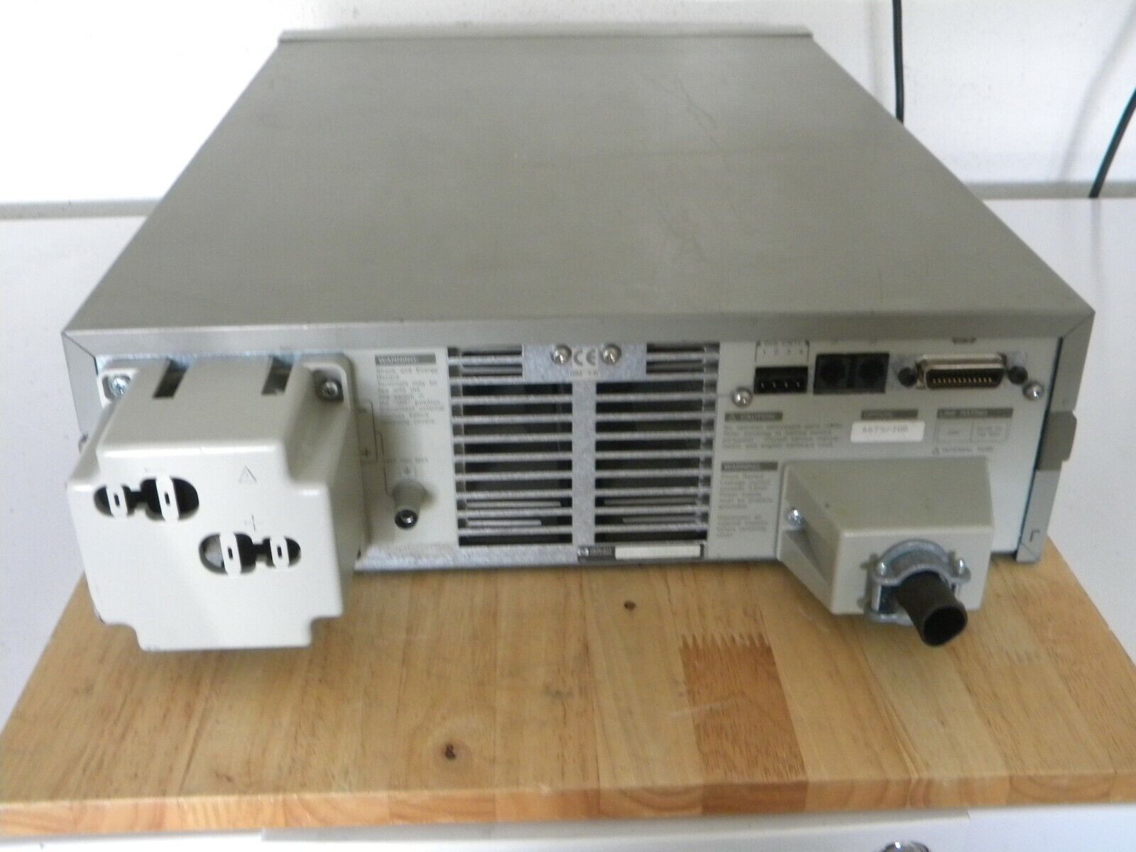 Agilent / HP 6675A Power Supply, 135V, 16A, 2160W Option J06 Agilent / HP 6675A Power Supply, 135V, 16A, 2160W Option J06